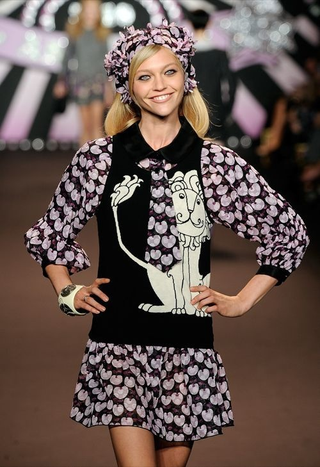 Illustration for article titled Anna Sui: For The Swinging '60s Preppy Schoolgirl Mod In You